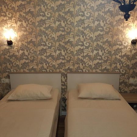 Piazza Batumi Guesthouse Ngoại thất bức ảnh
