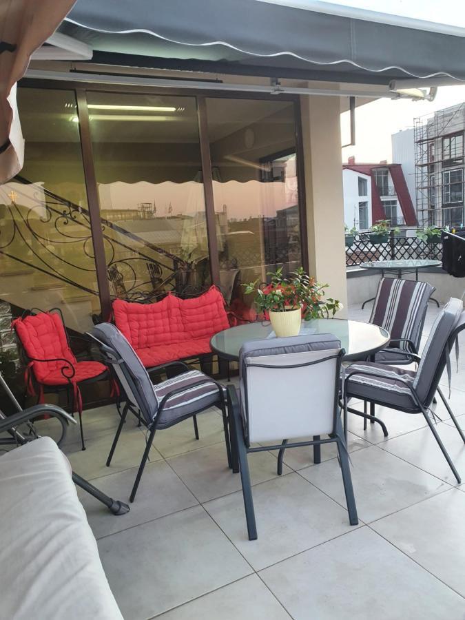Piazza Batumi Guesthouse Ngoại thất bức ảnh
