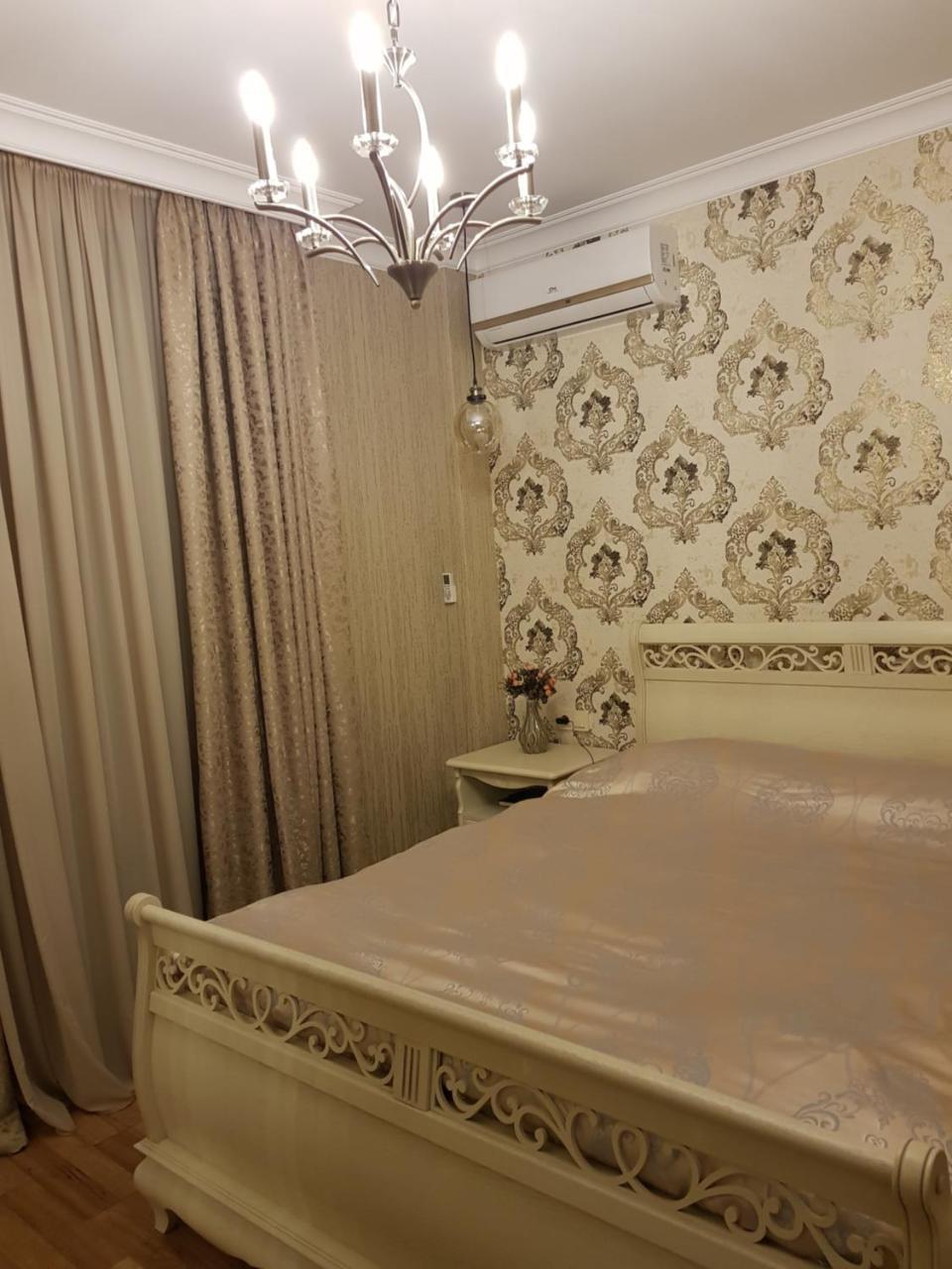Piazza Batumi Guesthouse Ngoại thất bức ảnh
