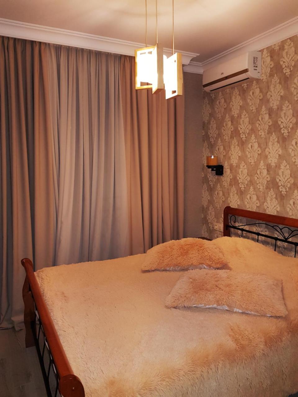 Piazza Batumi Guesthouse Ngoại thất bức ảnh