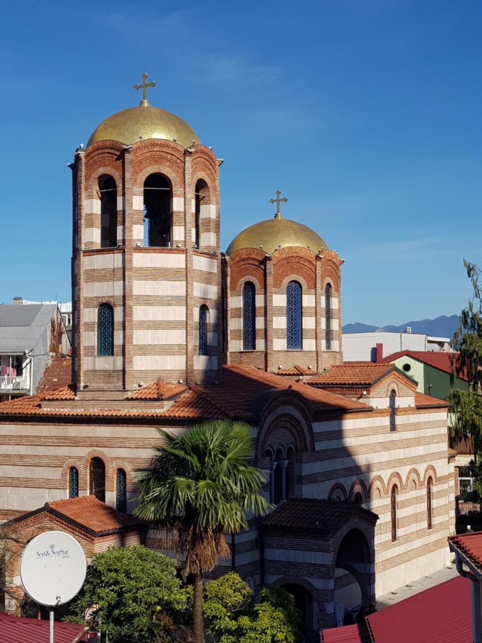 Piazza Batumi Guesthouse Ngoại thất bức ảnh
