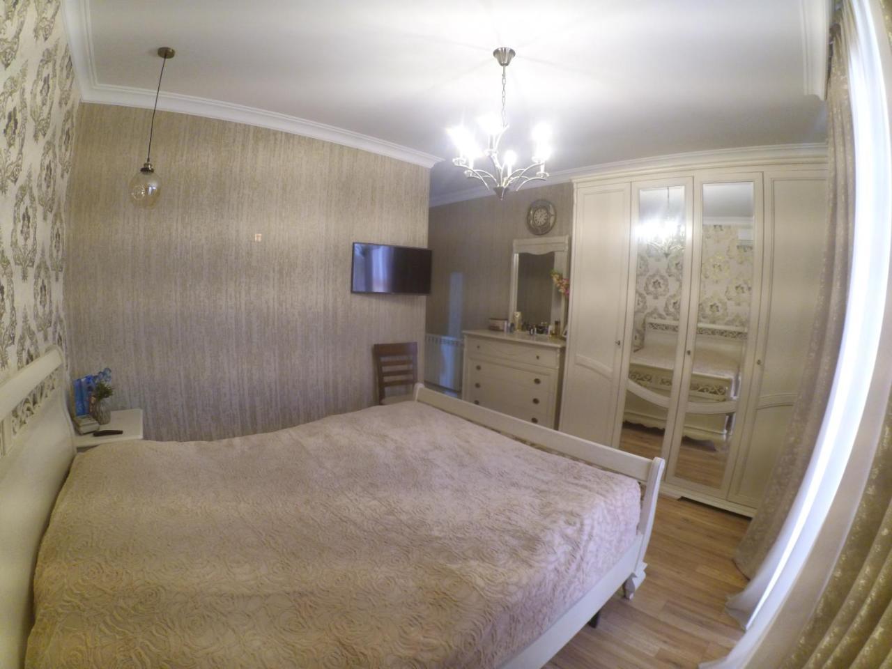 Piazza Batumi Guesthouse Ngoại thất bức ảnh