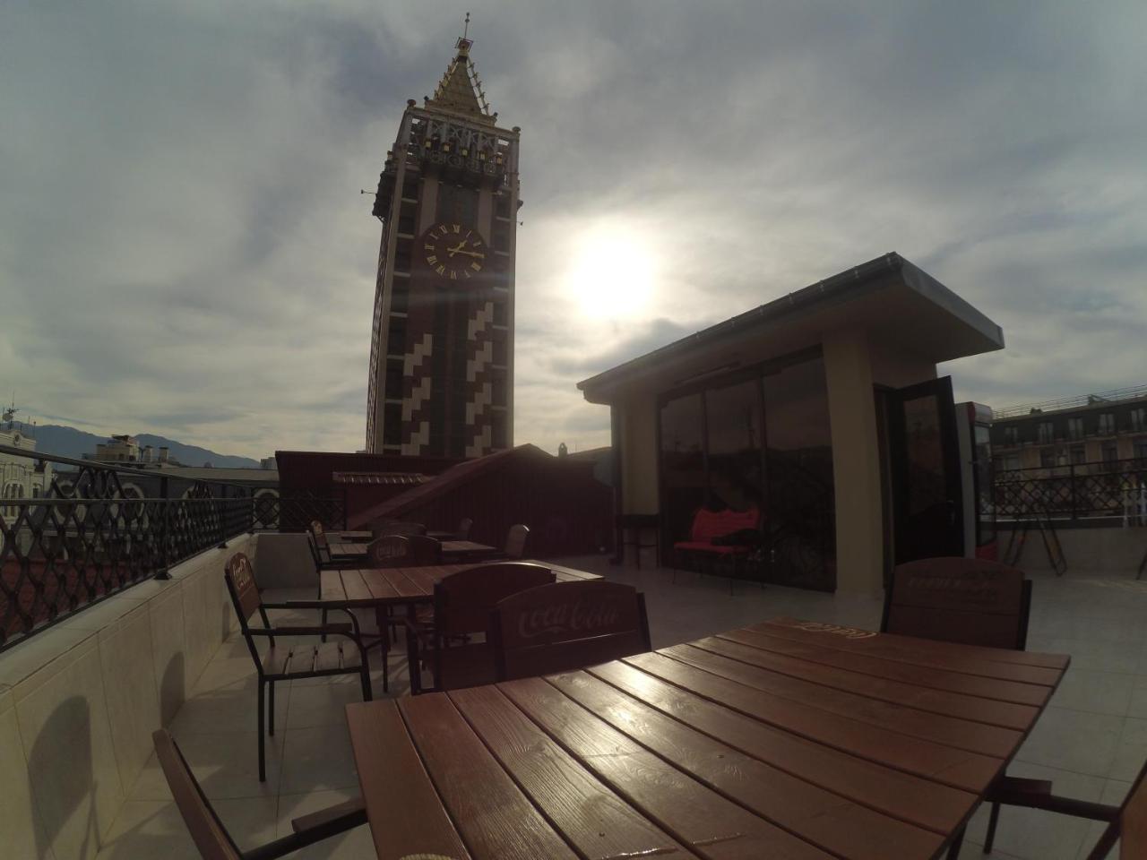 Piazza Batumi Guesthouse Ngoại thất bức ảnh