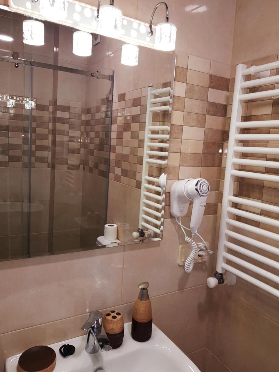 Piazza Batumi Guesthouse Ngoại thất bức ảnh
