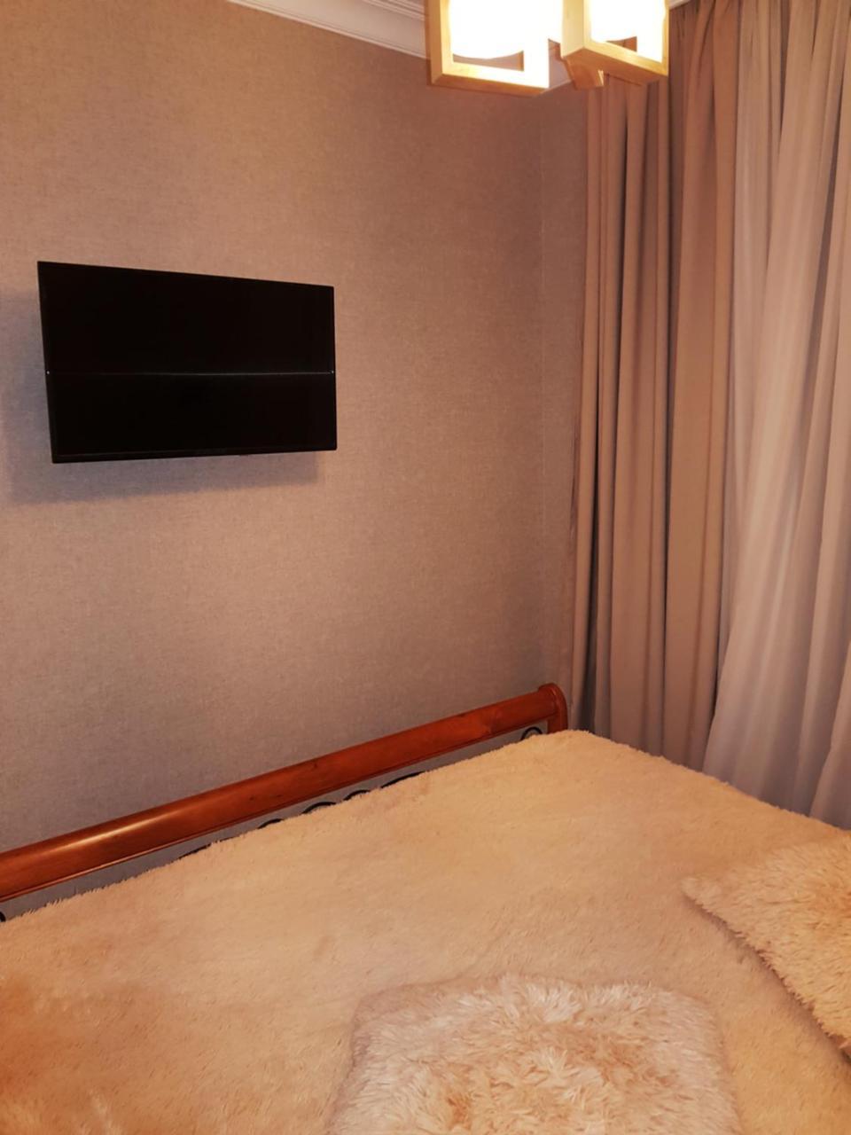Piazza Batumi Guesthouse Ngoại thất bức ảnh