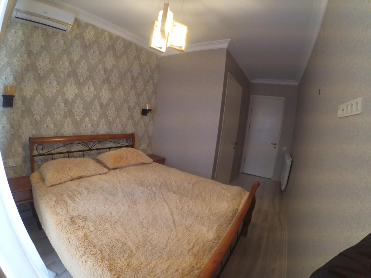 Piazza Batumi Guesthouse Ngoại thất bức ảnh