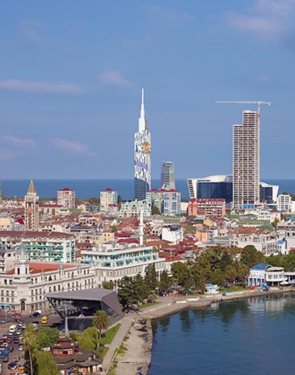Piazza Batumi Guesthouse Ngoại thất bức ảnh