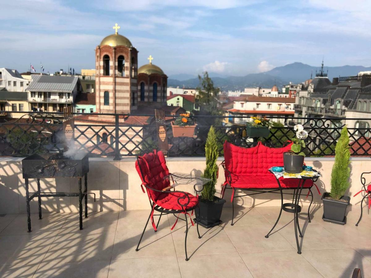 Piazza Batumi Guesthouse Ngoại thất bức ảnh