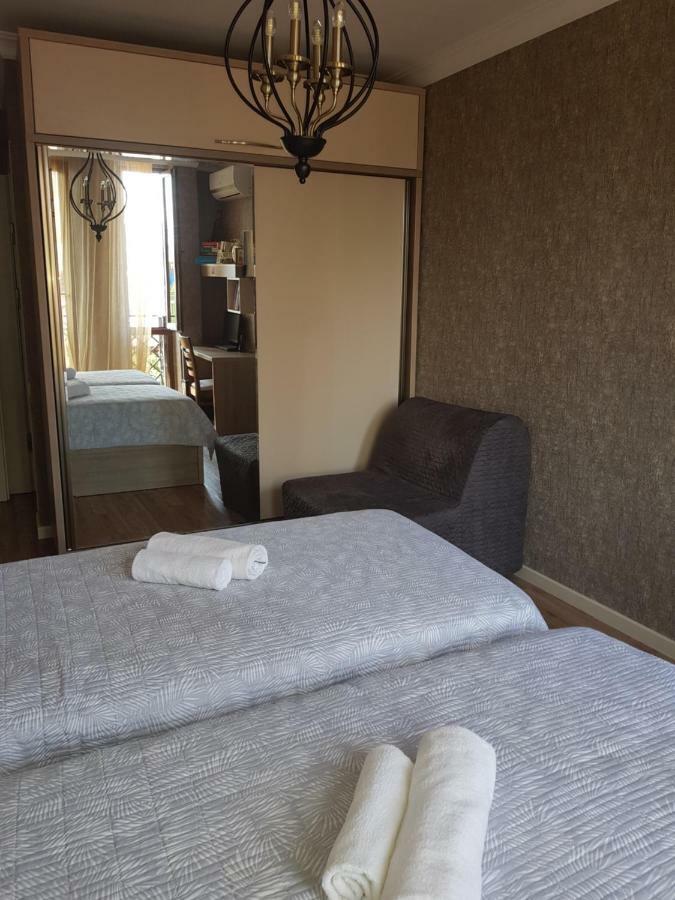 Piazza Batumi Guesthouse Ngoại thất bức ảnh