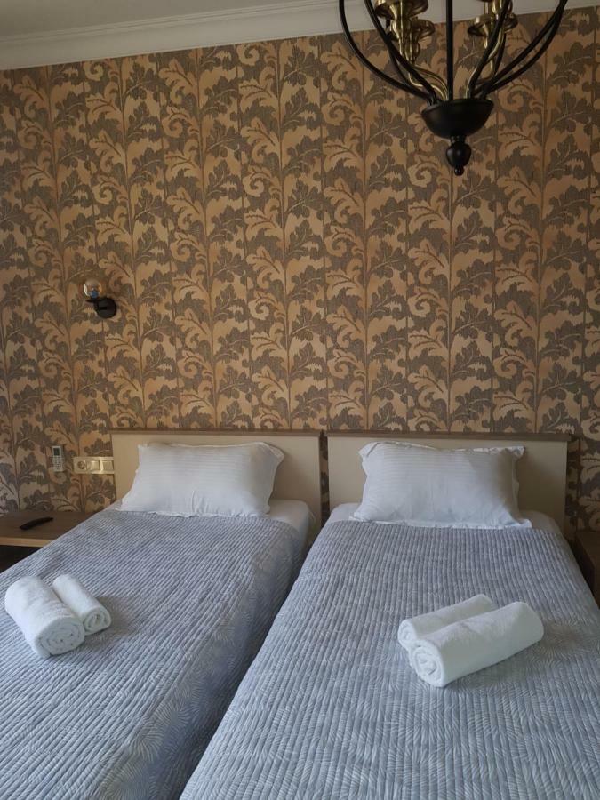 Piazza Batumi Guesthouse Ngoại thất bức ảnh