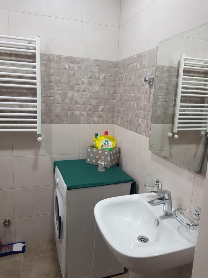 Piazza Batumi Guesthouse Ngoại thất bức ảnh