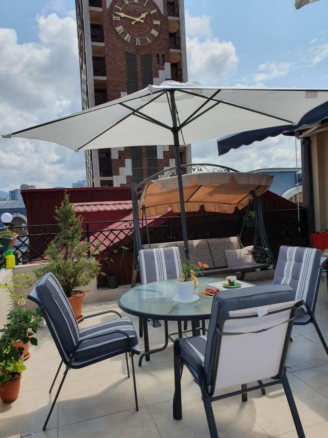 Piazza Batumi Guesthouse Ngoại thất bức ảnh